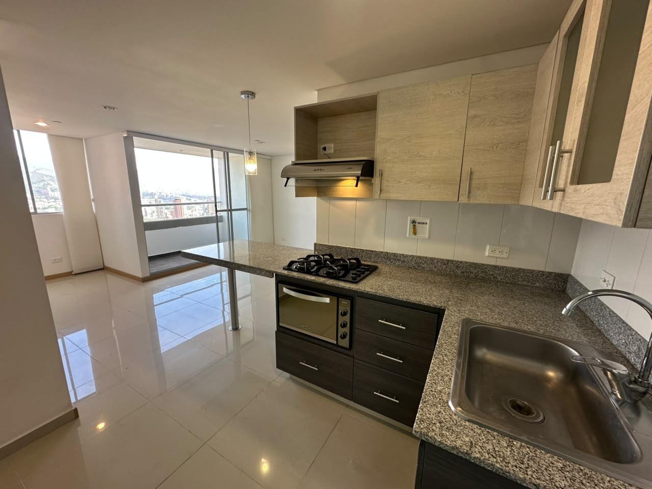 Apartamento en arriendo en EL ESMERALDAL, 82 m², 3 alcobas, 2 baños