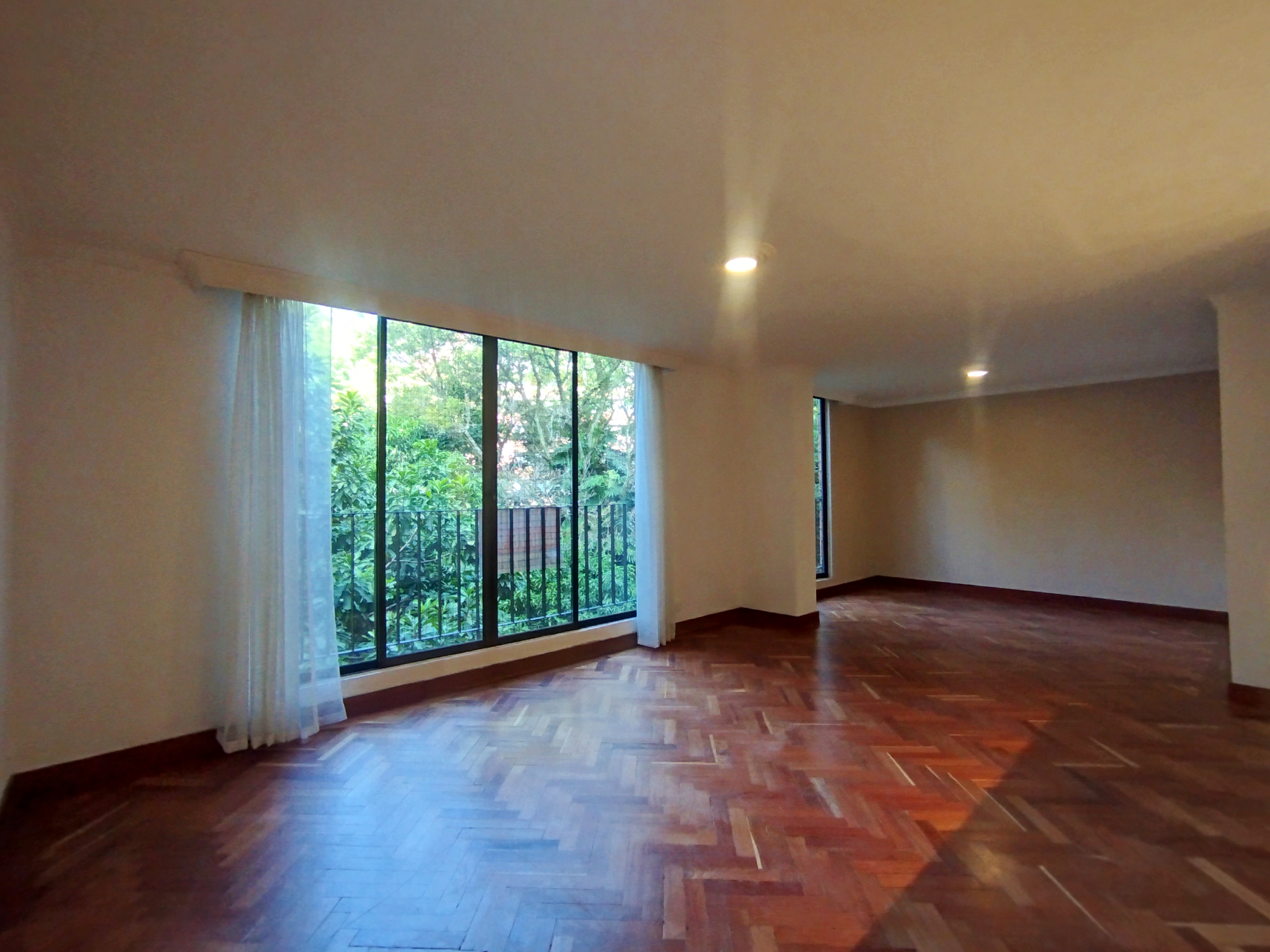 Apartamento en arriendo en LALINDE, 92 m², 2 alcobas, 2 baños