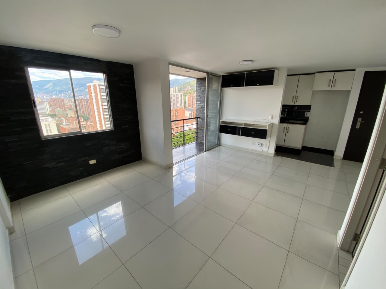 Apartamento en arriendo en SABANETA, 60 m², 2 alcobas, 2 baños