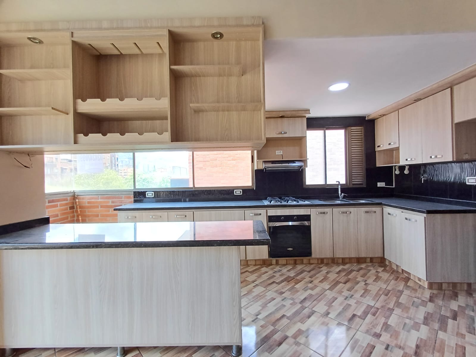 Apartamento en arriendo en EL PORTAL, 157 m², 4 alcobas, 3 baños