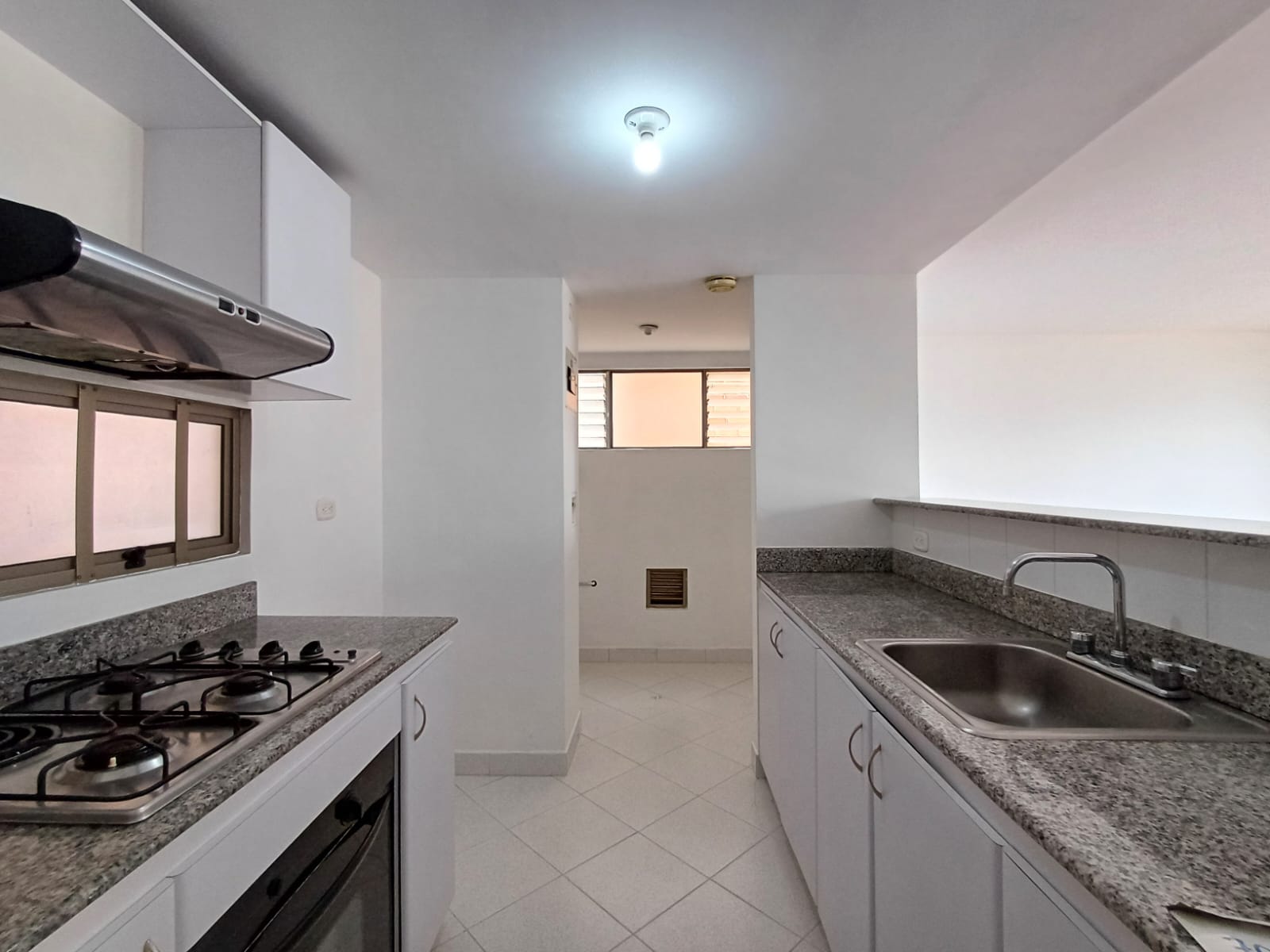 Apartamento en arriendo en PONTEVEDRA, 84 m², 2 alcobas, 2 baños
