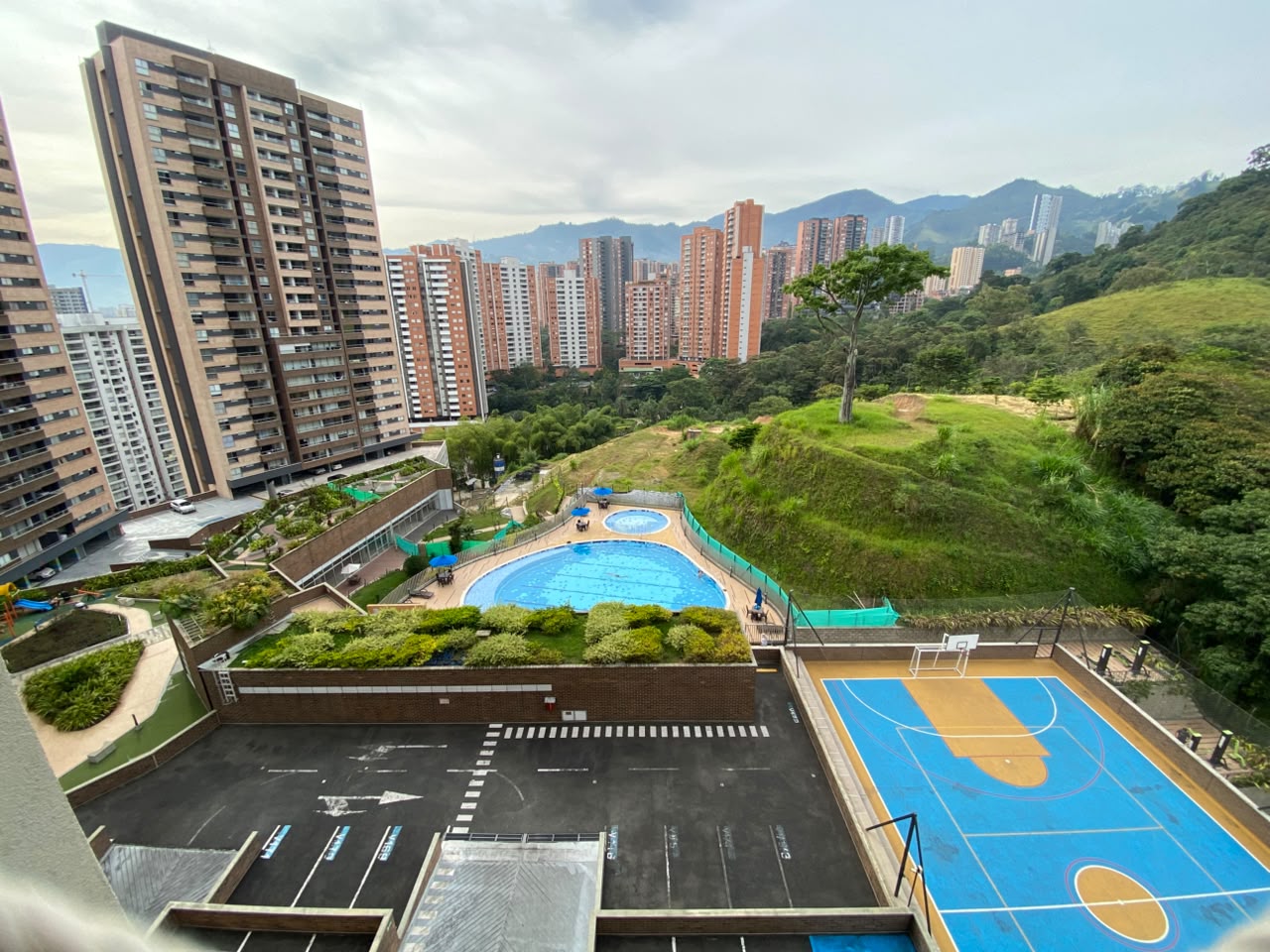 Apartamento en arriendo en SABANETA, 75 m², 2 alcobas, 2 baños