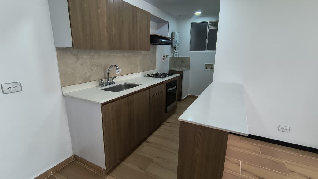 Apartamento en arriendo en CIUDAD DEL RIO, 88 m², 3 alcobas, 2 baños