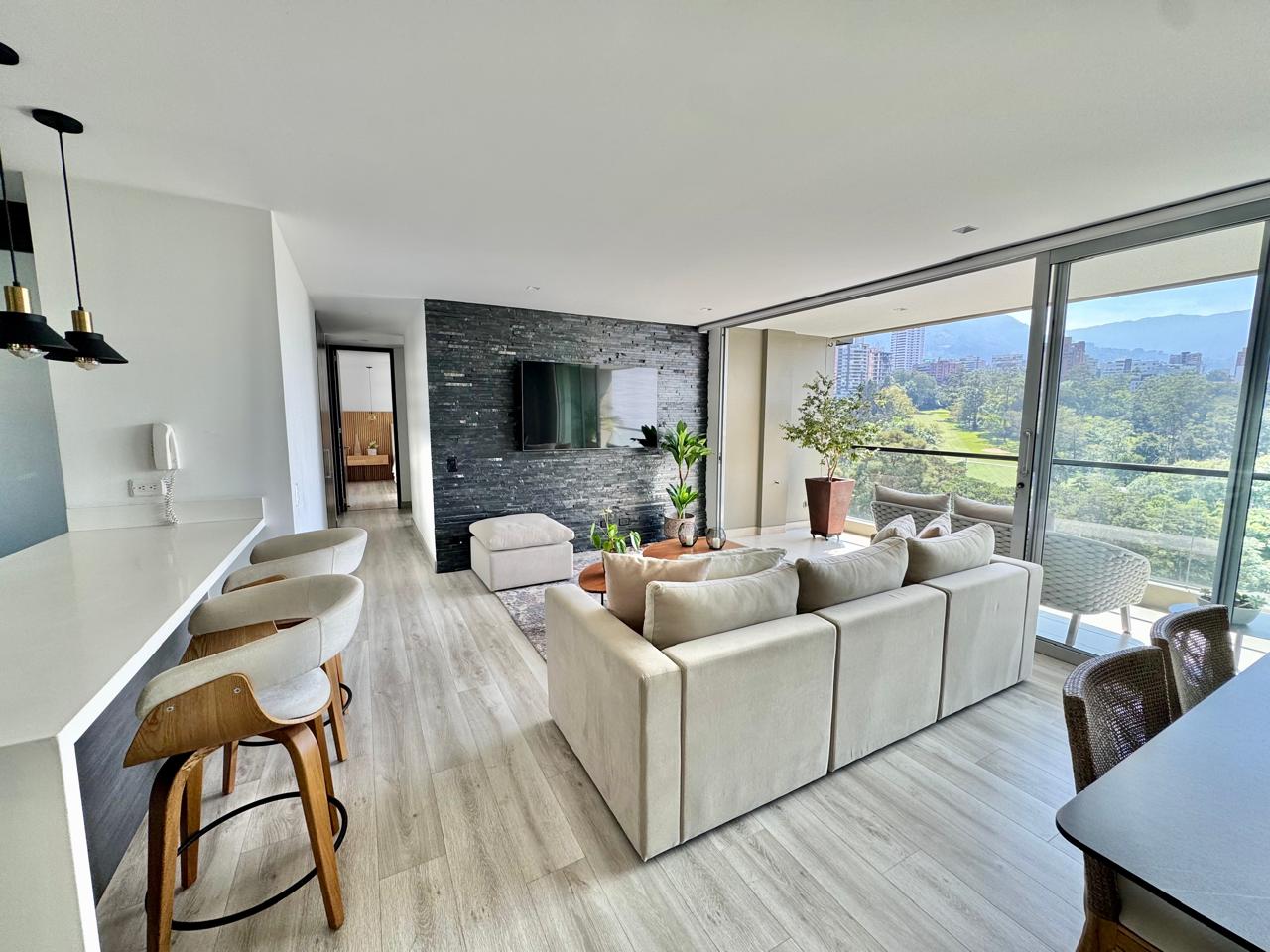 Apartamento en arriendo en TRANSVERSAL INTERMEDIA, 120 m², 3 alcobas, 3 baños