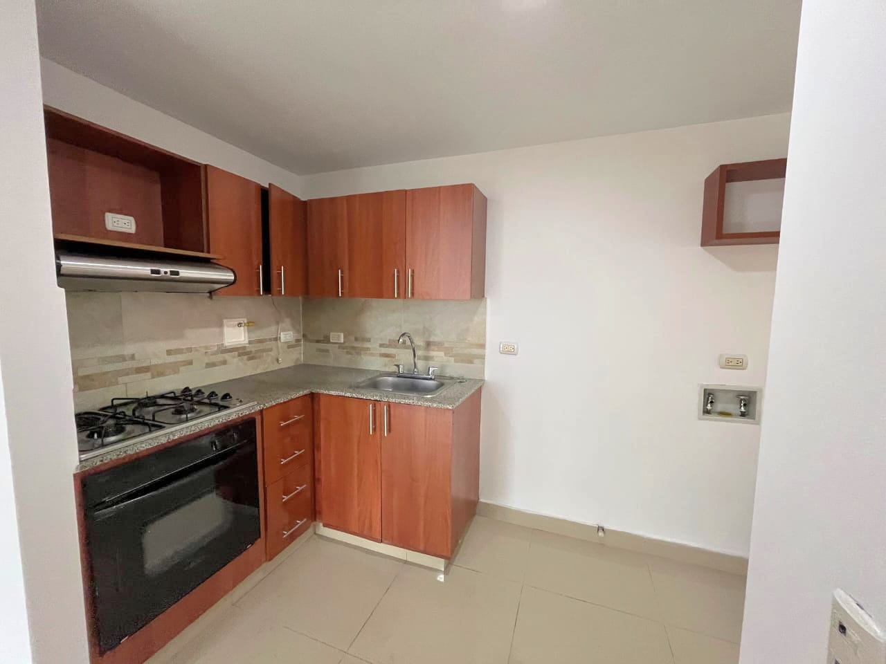 Apartamento en arriendo en LOMA DE LAS BRUJAS, 62 m², 2 alcobas, 2 baños