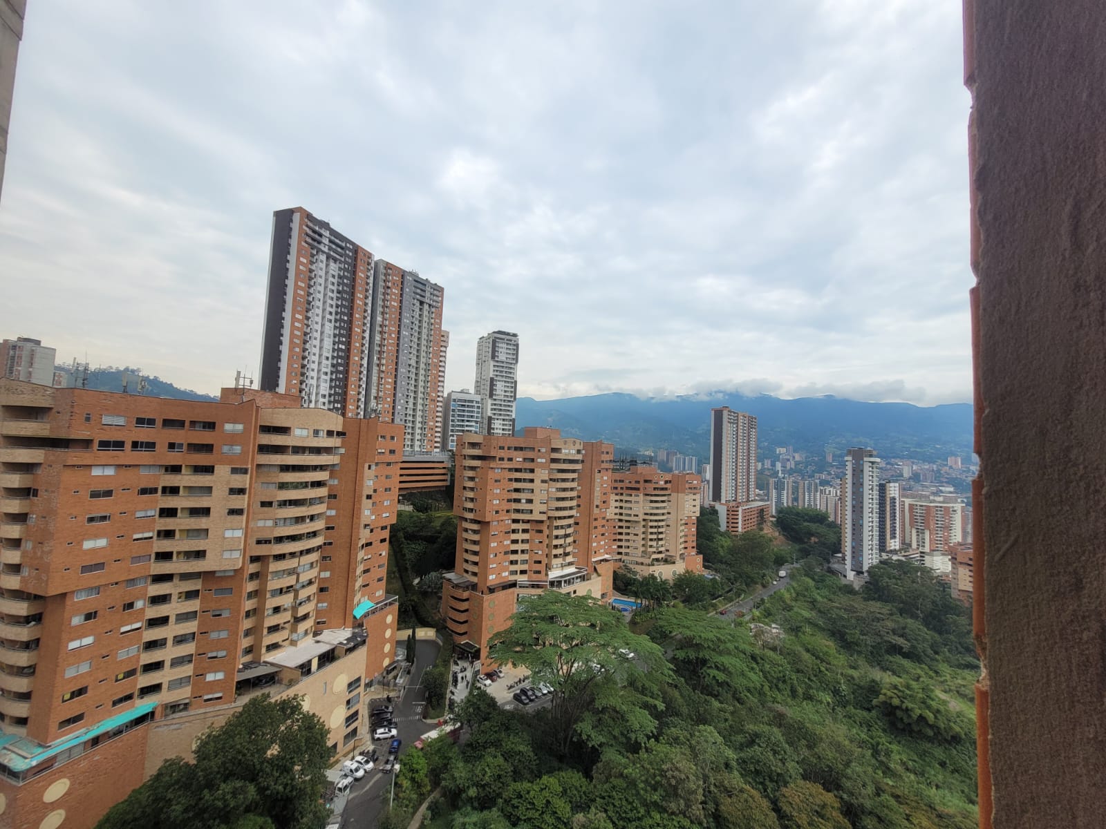 Apartamento en arriendo en LAS LOMITAS, 90 m², 3 alcobas, 2 baños