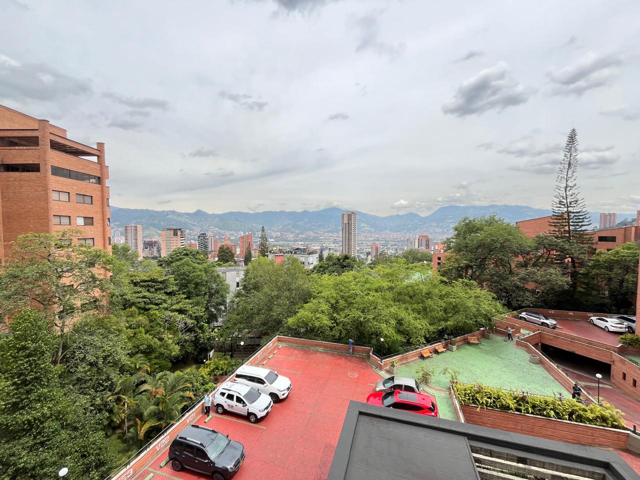 Apartamento en arriendo en EL TESORO, 150 m², 3 alcobas, 3 baños