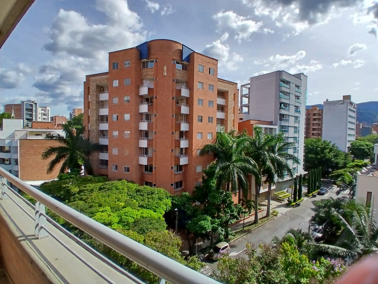 Apartamento en arriendo en LAURELES, 137 m², 3 alcobas, 2 baños
