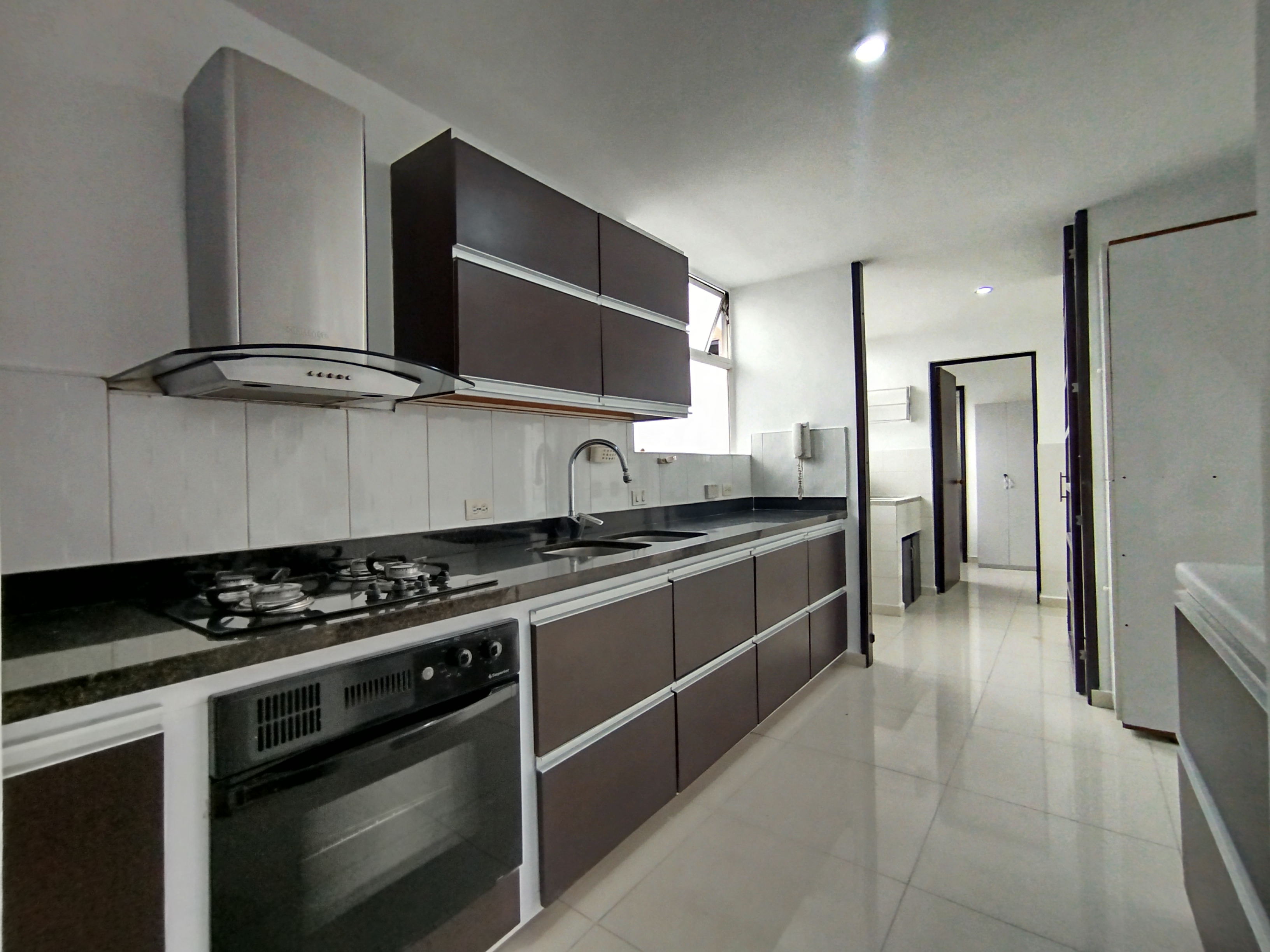 Apartamento en arriendo en CASTROPOL, 146 m², 3 alcobas, 3 baños