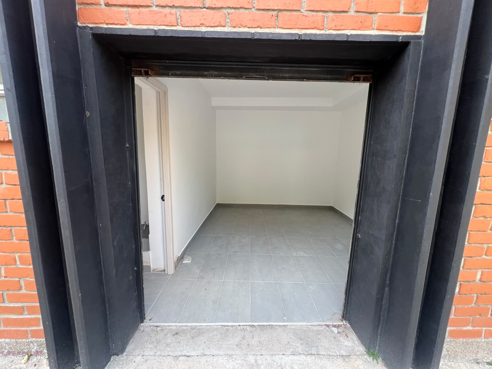 Local en arriendo en LAURELES, 14 m², 1 alcoba, 1 baño