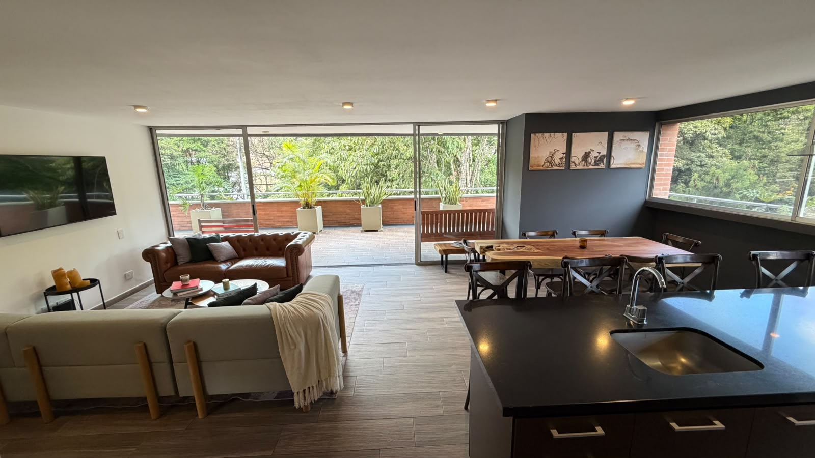 Apartamento en arriendo en SANTA MARIA DE LOS ANGELES, 151 m², 2 alcobas, 3 baños