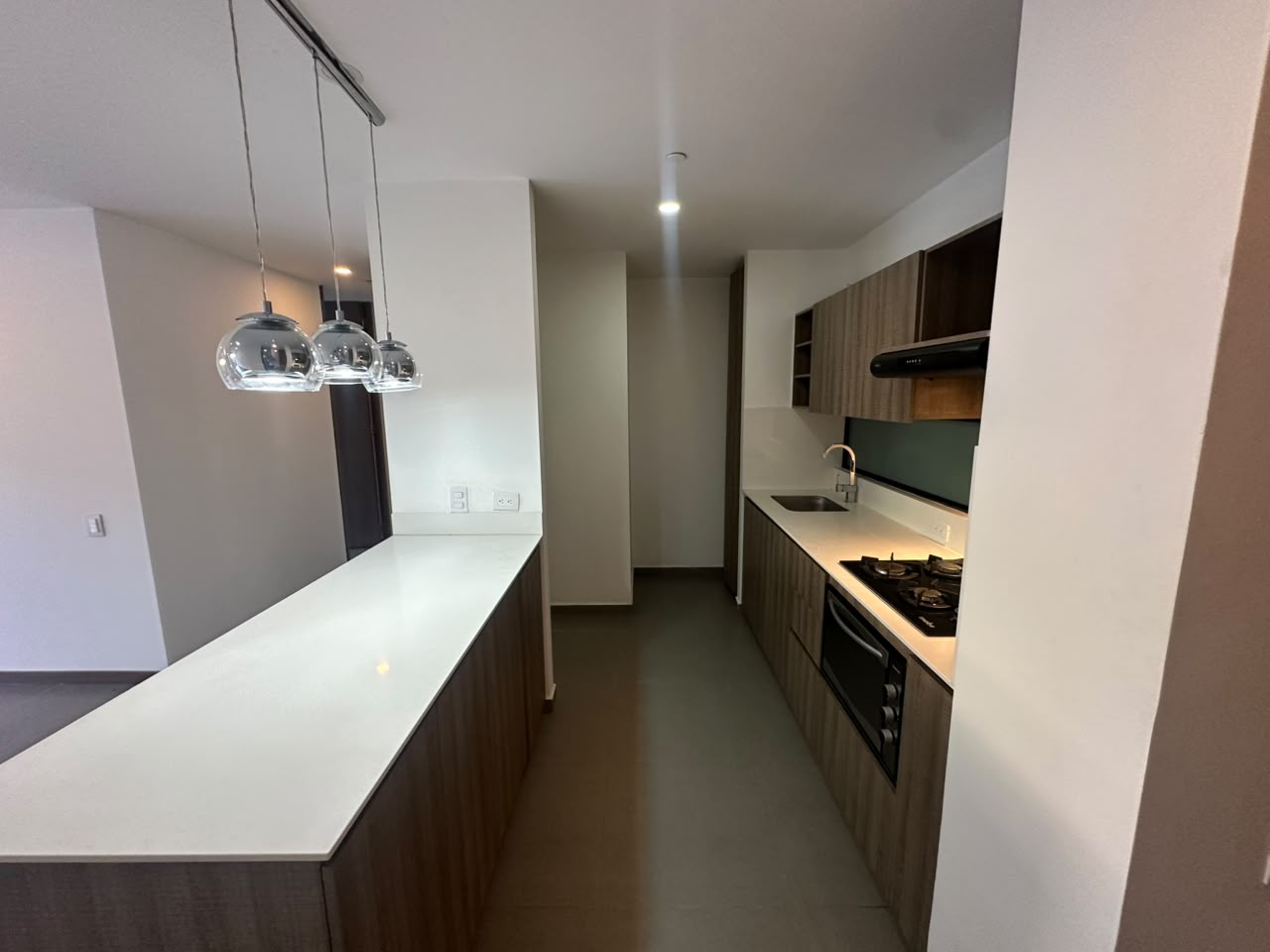 Apartamento en arriendo en LOMA DE LAS BRUJAS, 86 m², 2 alcobas, 2 baños