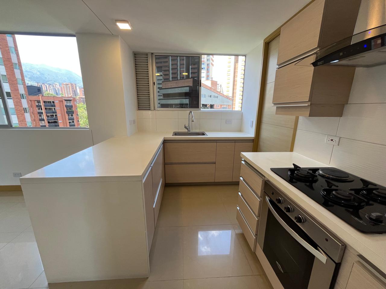 Apartamento en arriendo en SANTA MARIA DE LOS ANGELES, 156 m², 4 alcobas, 3 baños