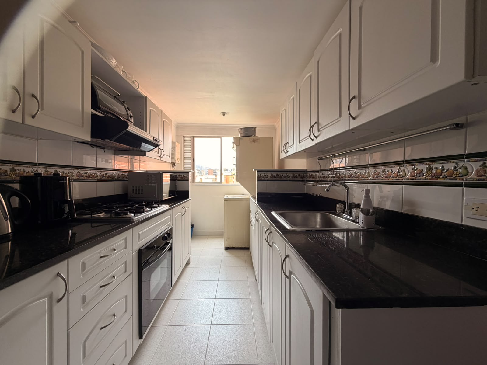 Apartamento en arriendo en CASTROPOL, 100 m², 3 alcobas, 2 baños