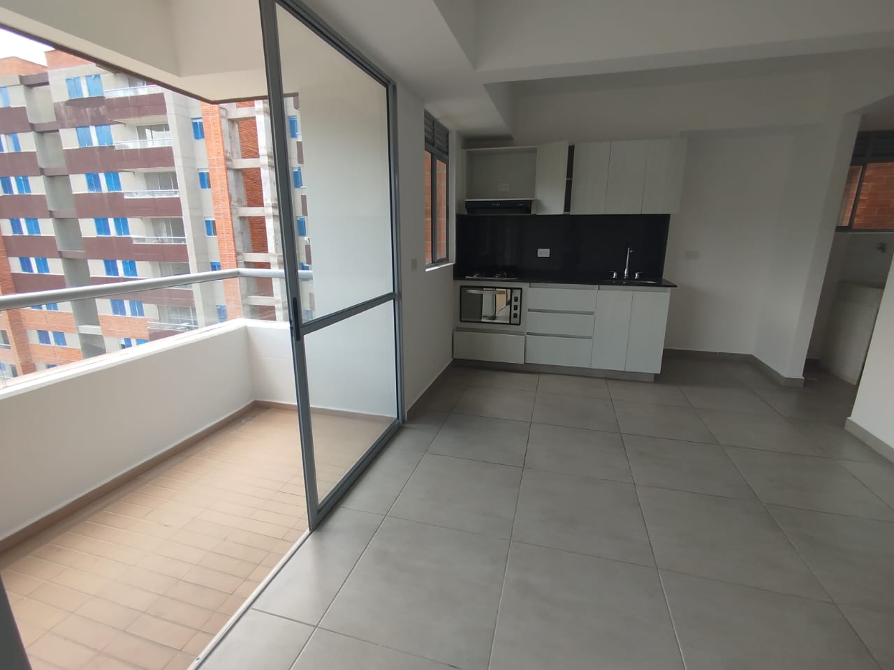Apartamento en arriendo en LAS LOMITAS, 89 m², 3 alcobas, 1 baño