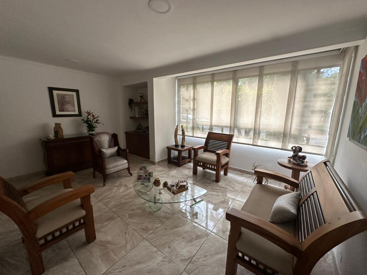Casa en arriendo en LAS VEGAS, 320 m², 4 alcobas, 4 baños