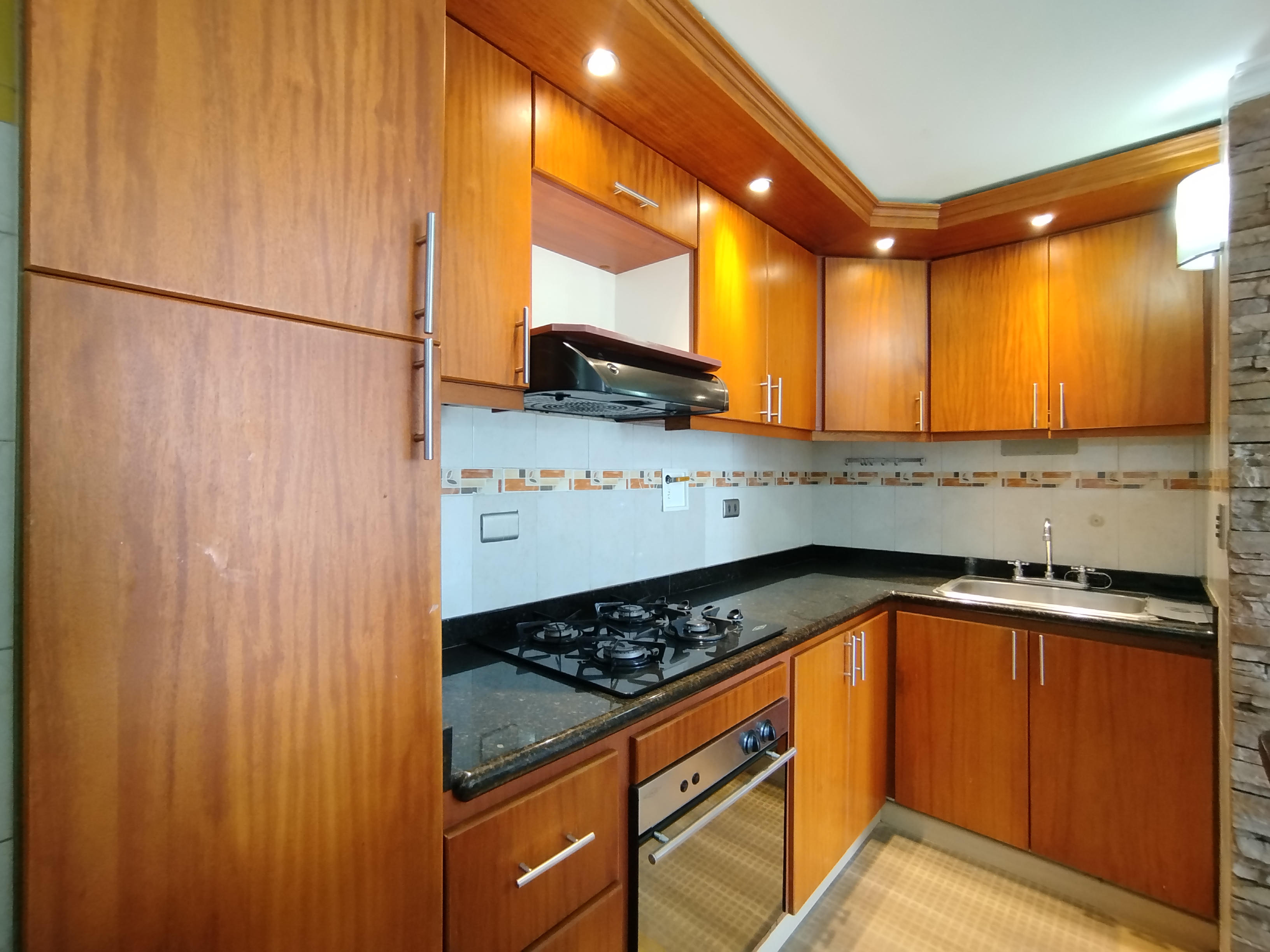 Apartamento en arriendo en SAN JULIAN, 70 m², 3 alcobas, 2 baños