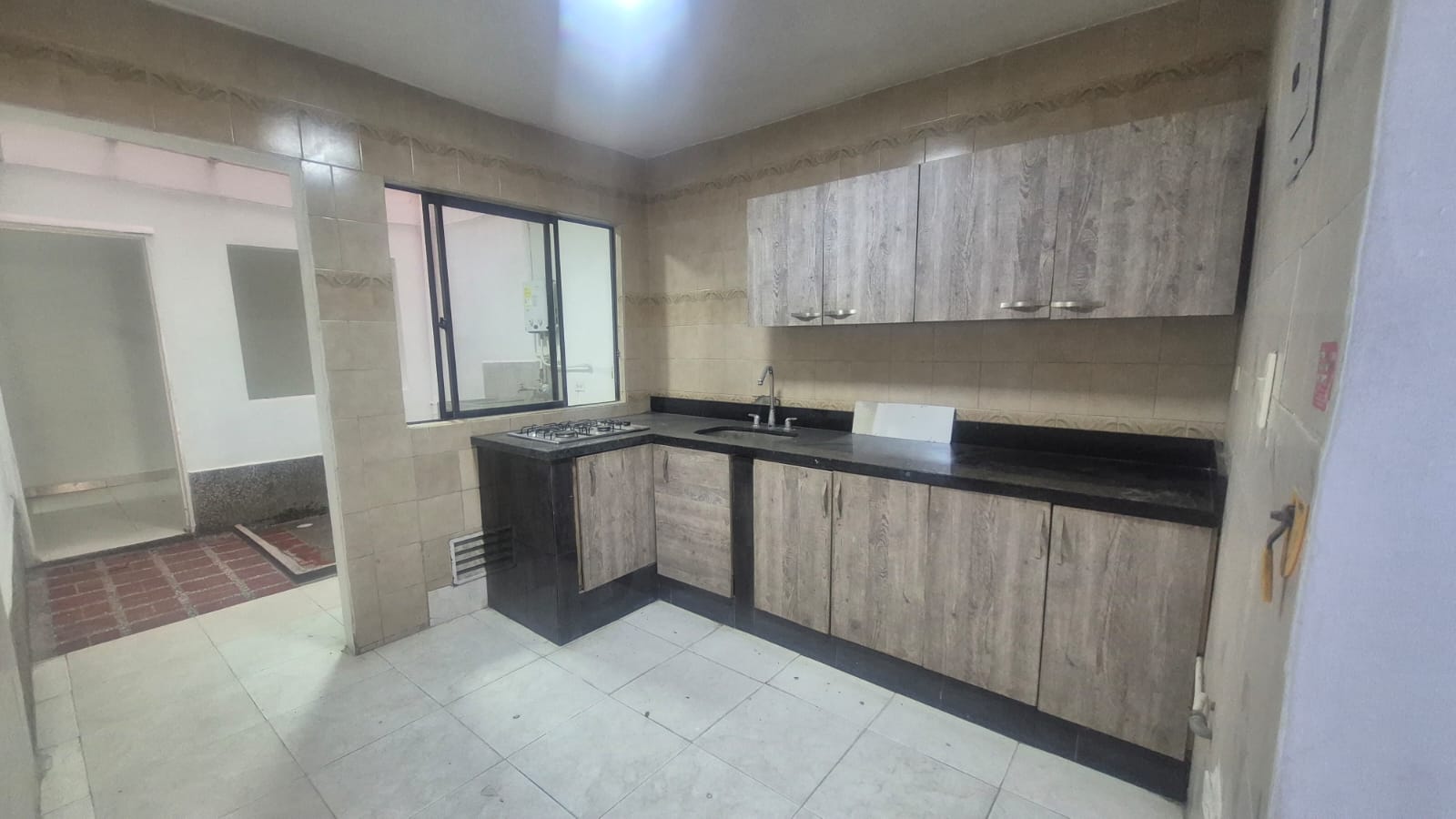 Casa Comercial en arriendo en ALCALA, 140 m², 3 alcobas, 2 baños