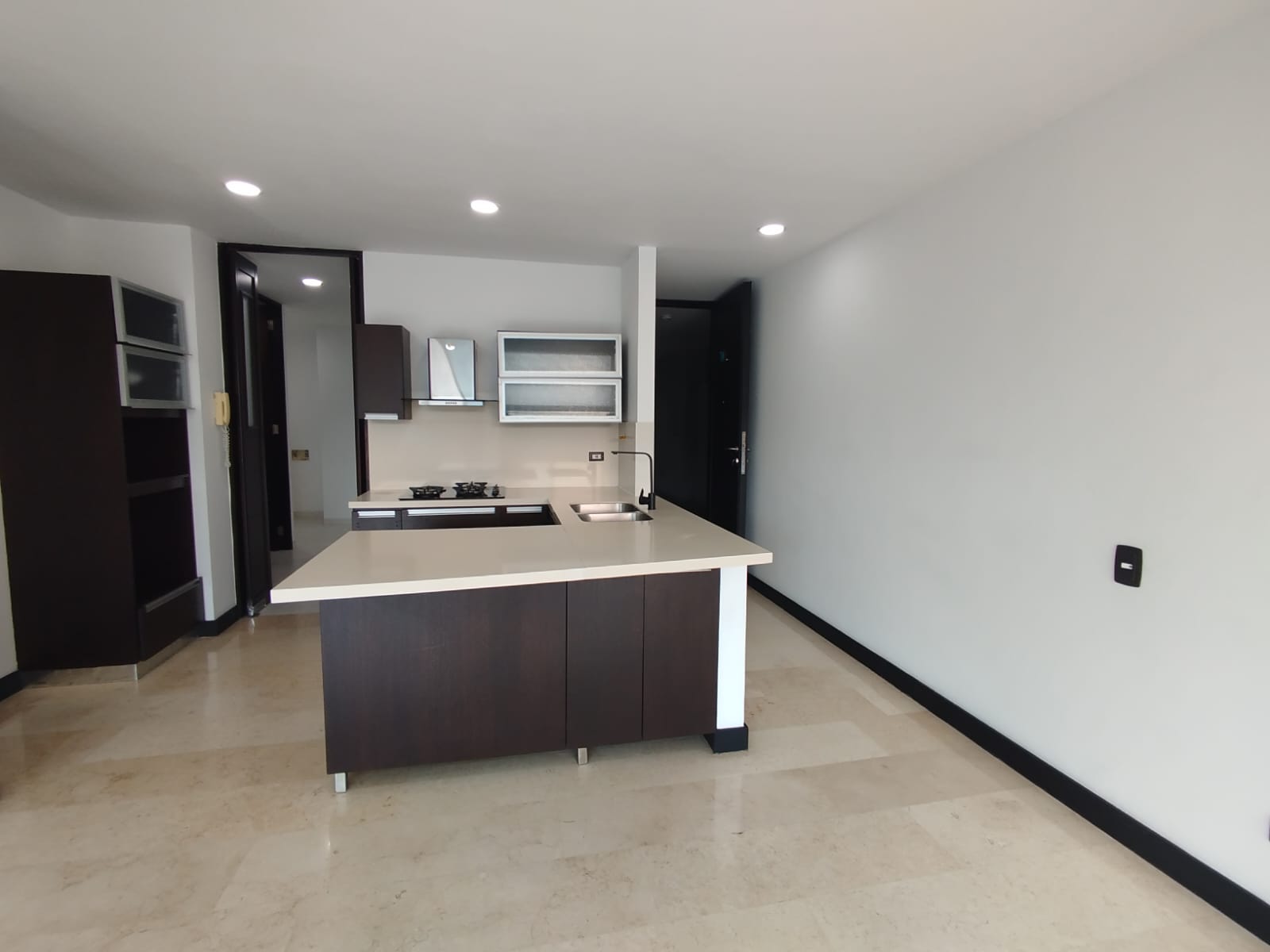 Apartamento en arriendo en LAS LOMITAS, 110 m², 3 alcobas, 1 baño