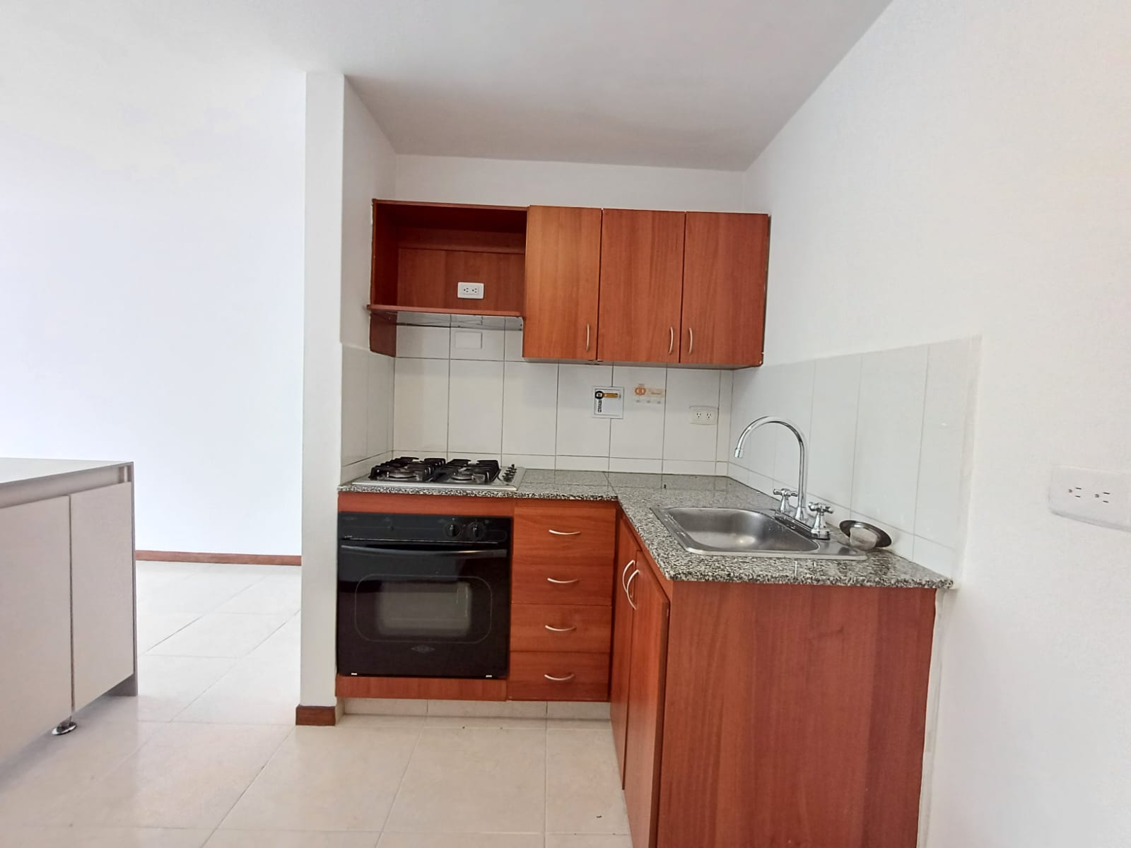 Apartamento en arriendo en CUMBRES, 68 m², 2 alcobas, 2 baños