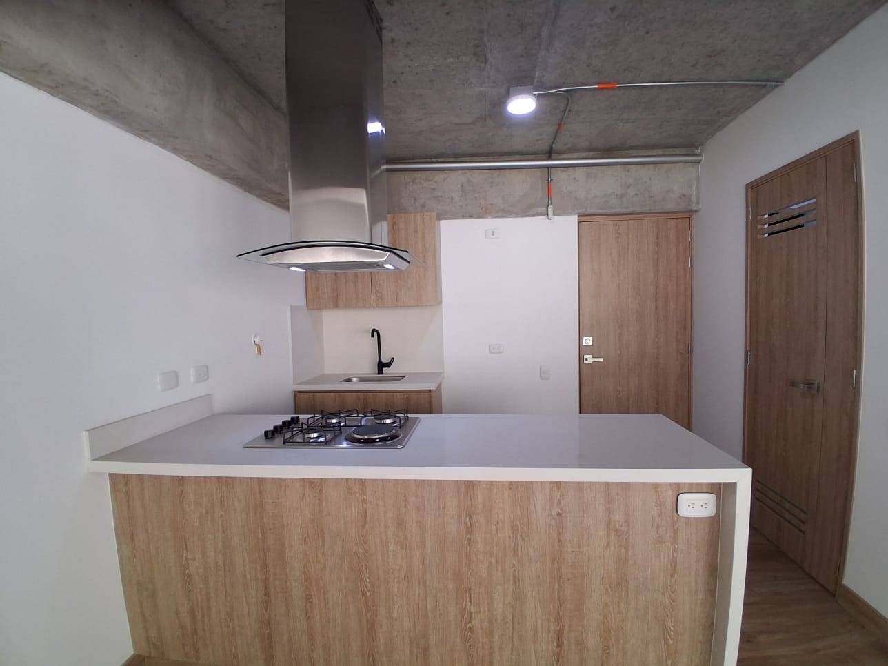 Apartaestudio en arriendo en EL RETIRO, 52 m², 1 alcoba, 2 baños