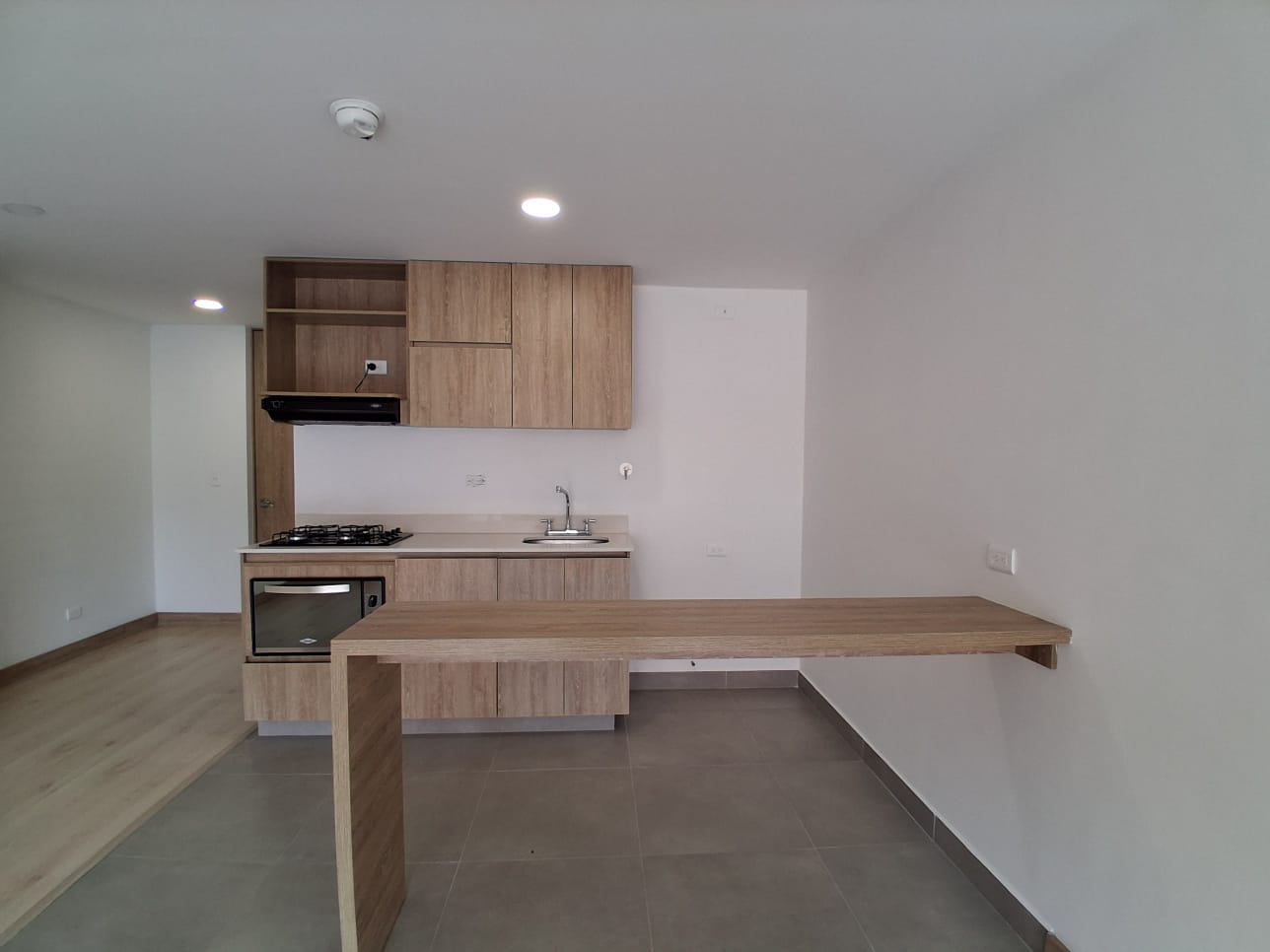 Apartamento en arriendo en EL RETIRO, 76 m², 2 alcobas, 2 baños