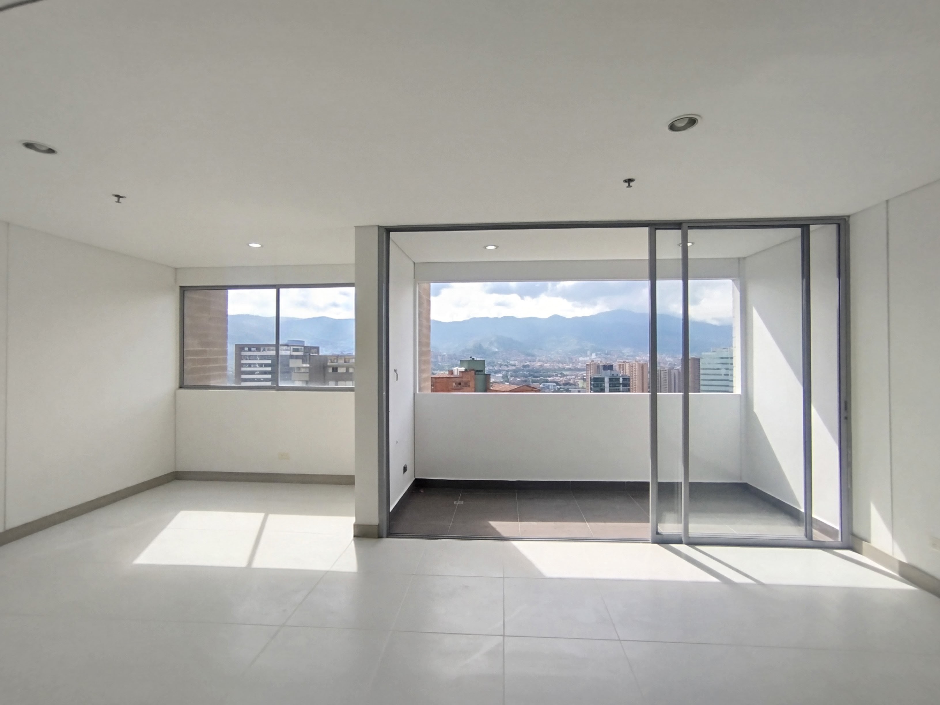 Apartamento en arriendo en CASTROPOL, 90 m², 2 alcobas, 3 baños
