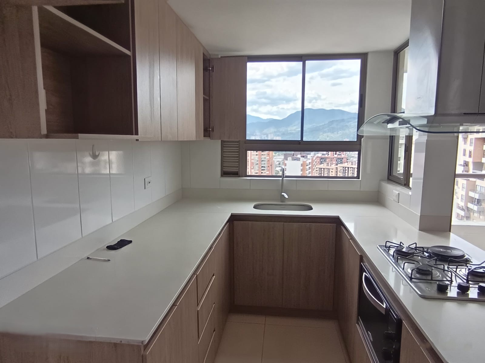 Apartamento en arriendo en SABANETA, 85 m², 3 alcobas, 2 baños