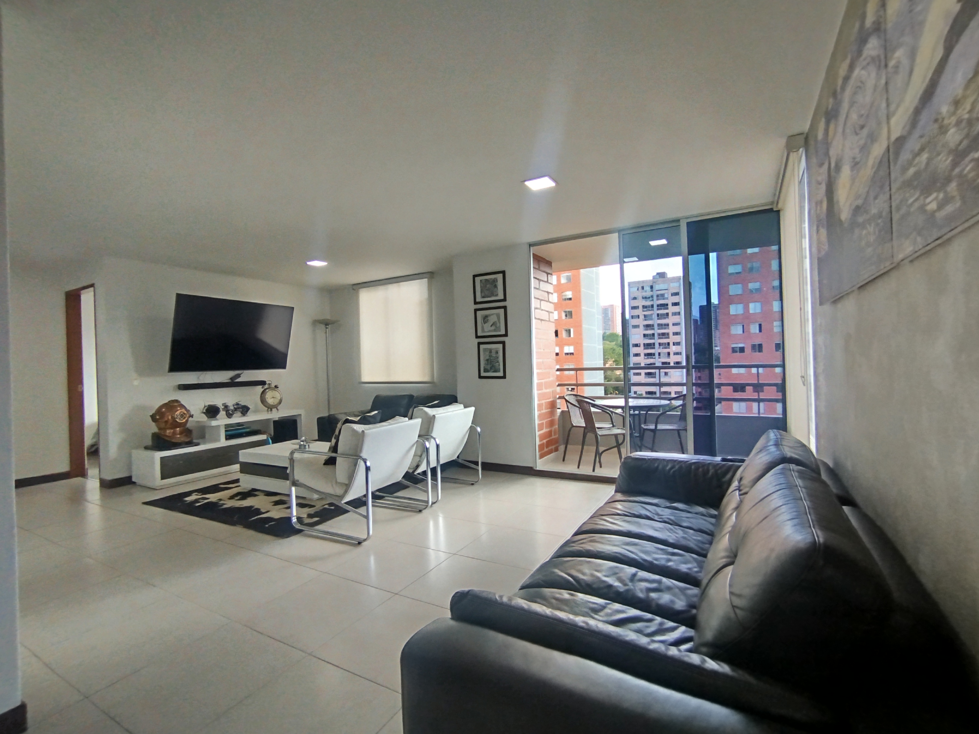 Apartamento en arriendo en TRANSVERSAL INFERIOR, 100 m², 3 alcobas, 2 baños