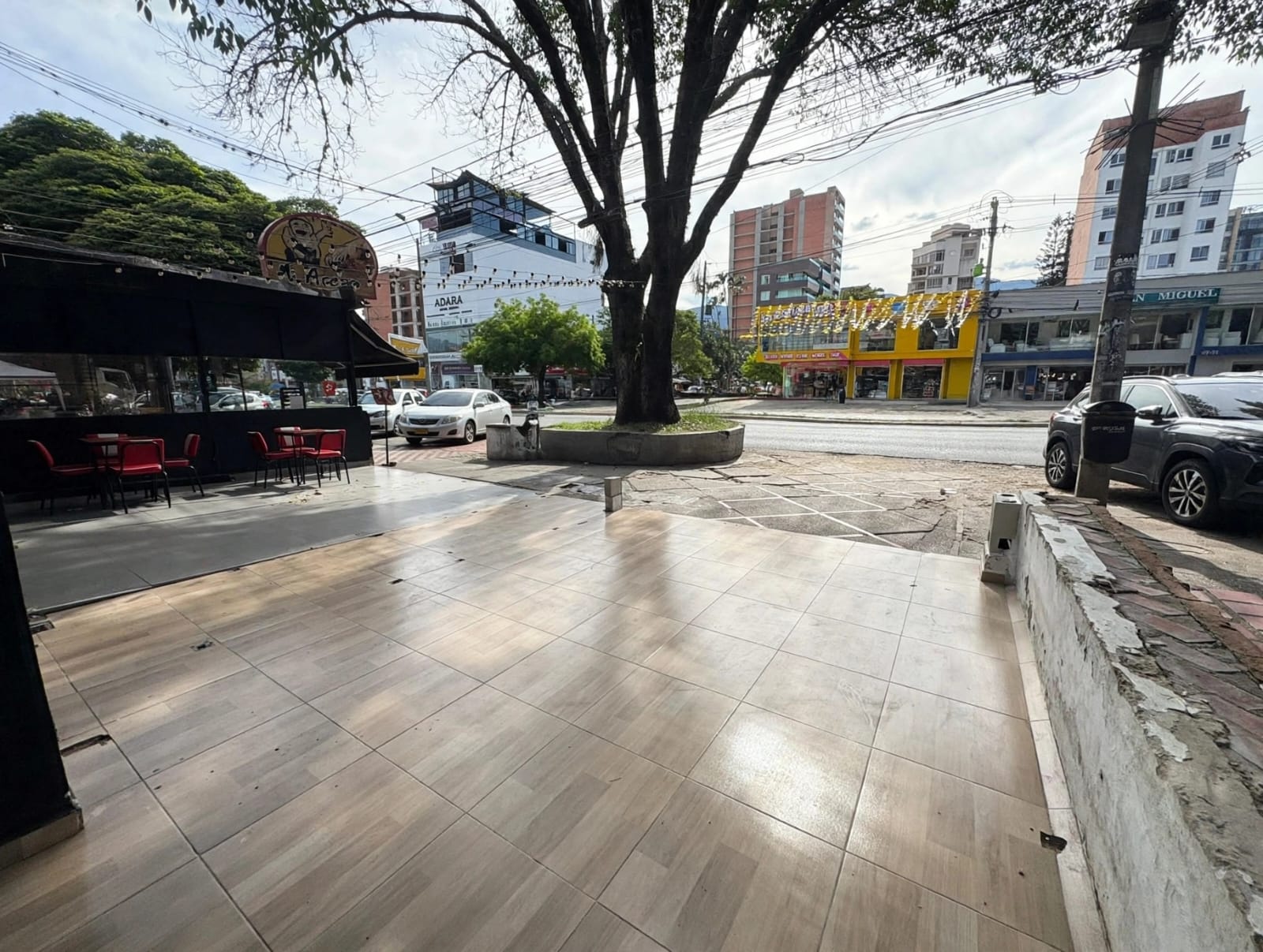 Local en arriendo en LA FLORESTA, 90 m², 2 baños