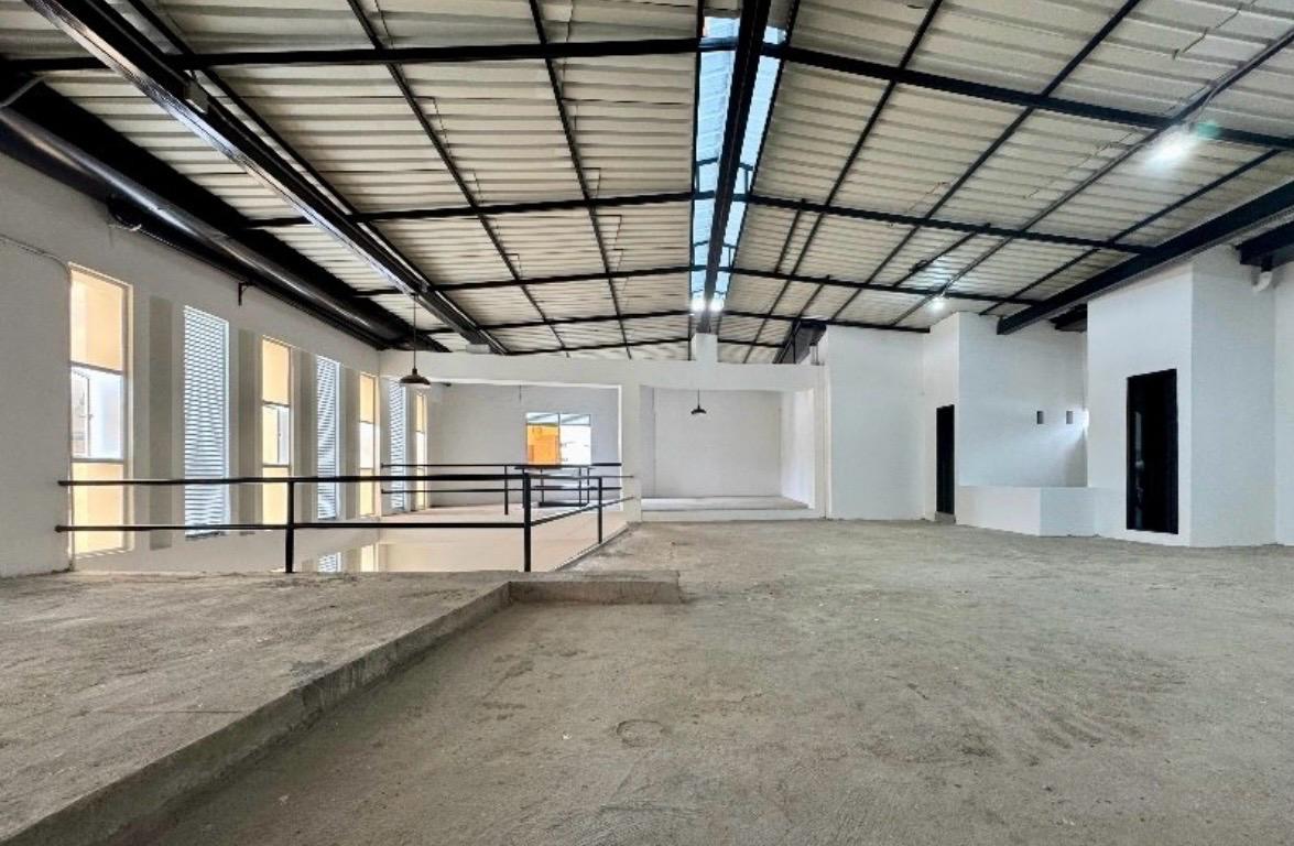 Bodega en arriendo en GUAYABAL, 1080 m², 6 baños