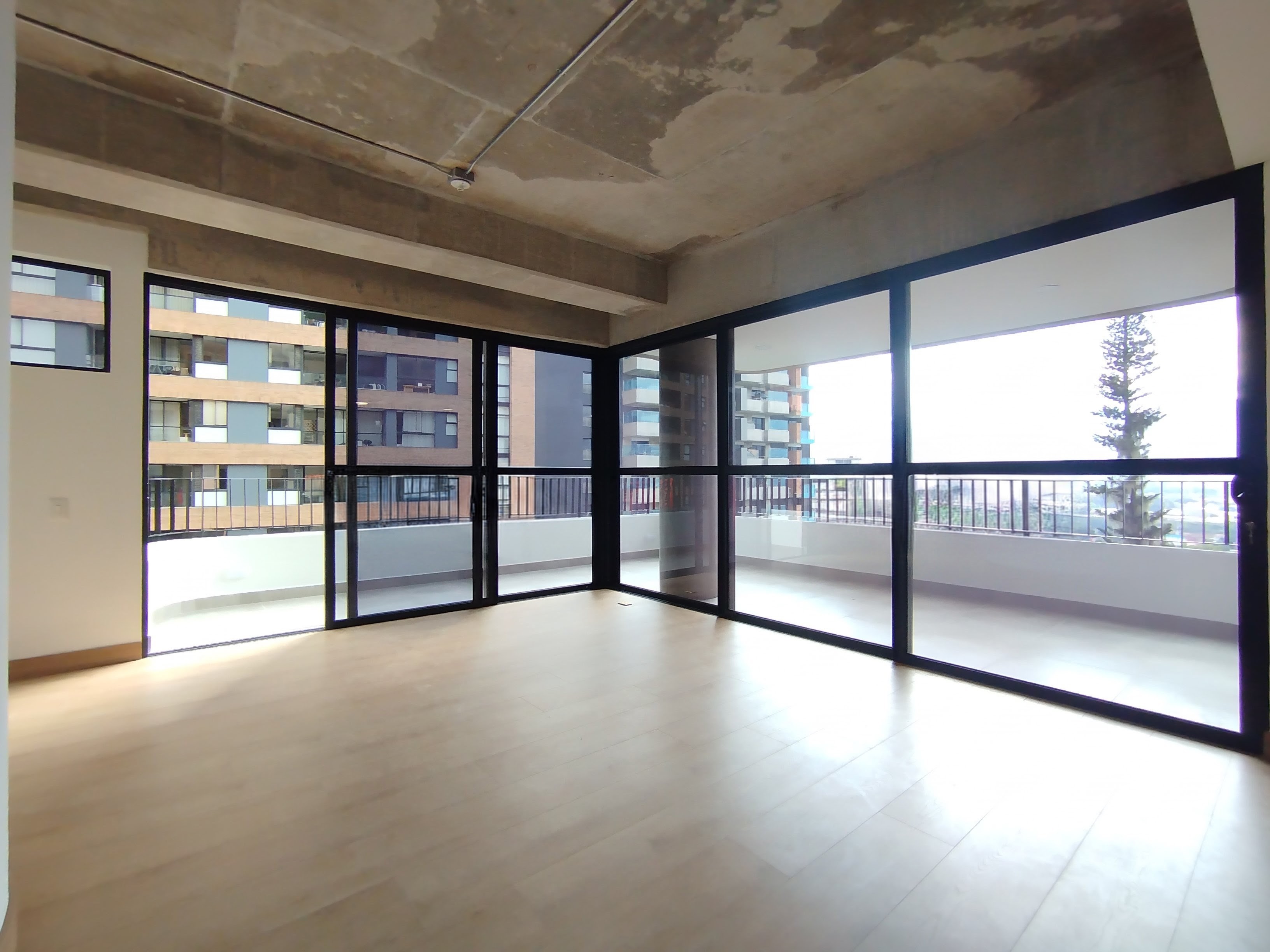 Apartamento en arriendo en LALINDE, 110 m², 2 alcobas, 3 baños