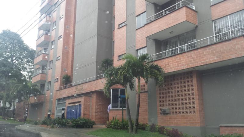 Apartamento en arriendo en LAS LOMAS, 77 m², 2 alcobas, 2 baños