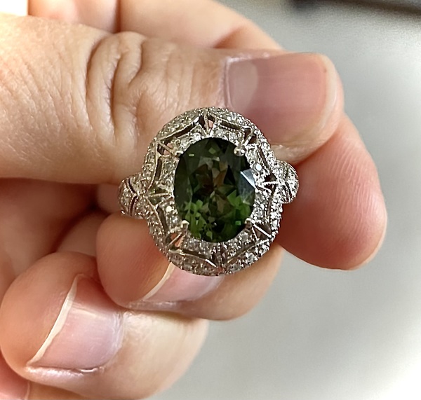 Reduced! Green tourmaline and diamond ring Loupe Troop