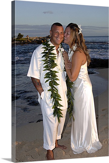 Hawaiian Wedding Photo to Canvas