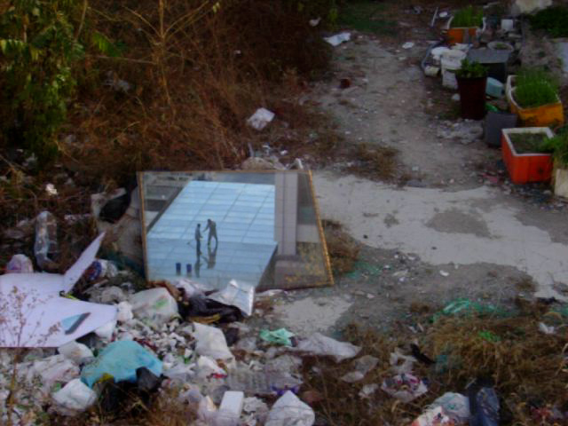 Still from ACROSS THE RIVER 岸 by Annie Yuan Zhuang