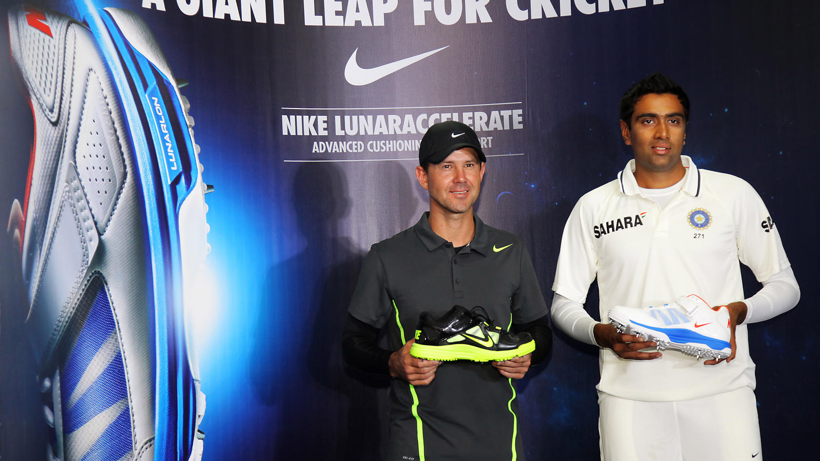 nike dominate cricket shoes