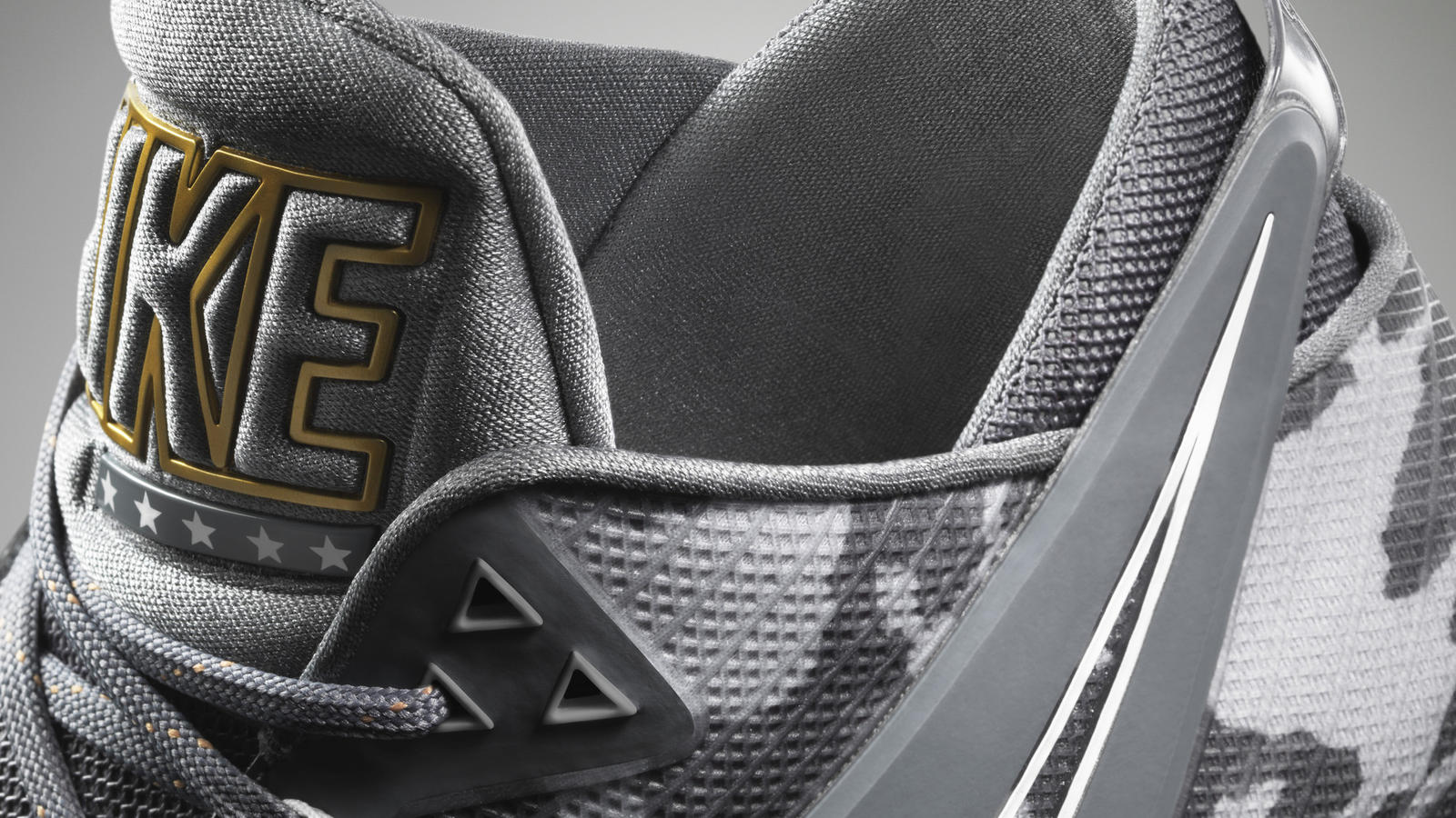 nike zoom field general