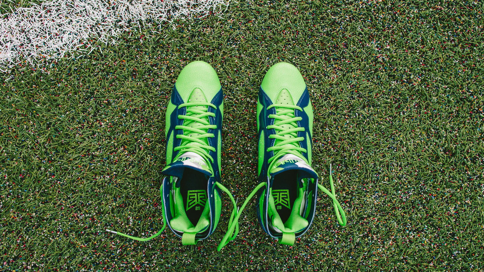 earl thomas jordan cleats