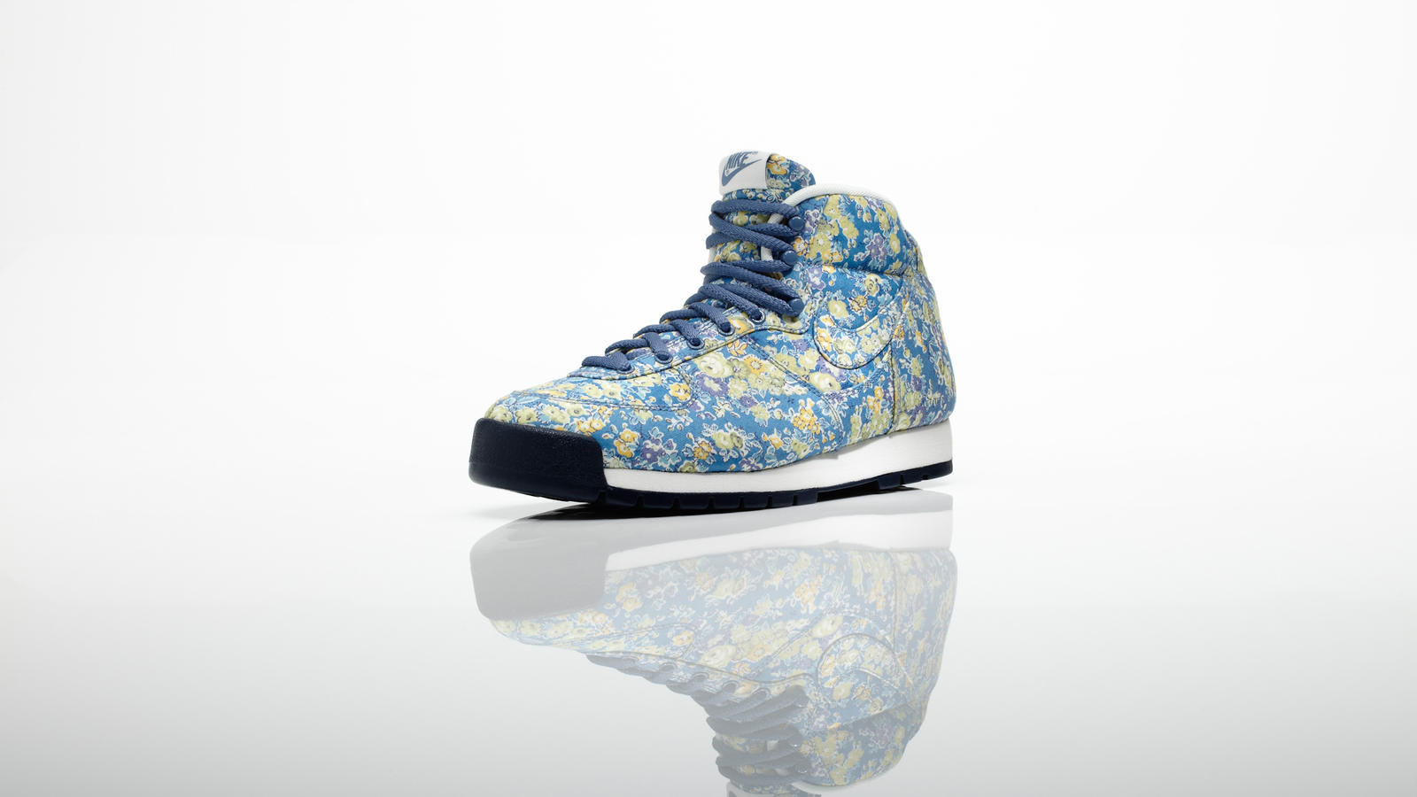 nike air approach mid