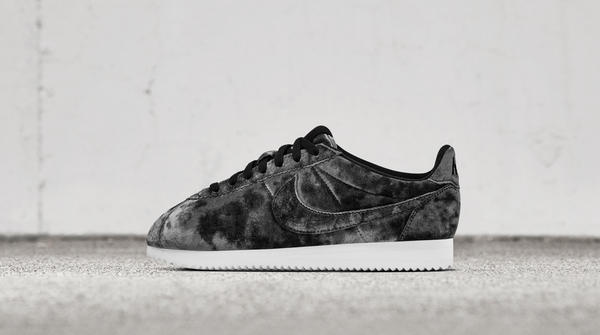 black velvet nike cortez