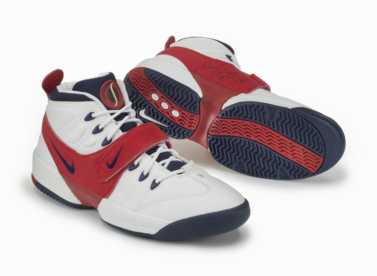 Elena Delle Donne Honors Sheryl Swoopes with New Hyperdunk PE 2