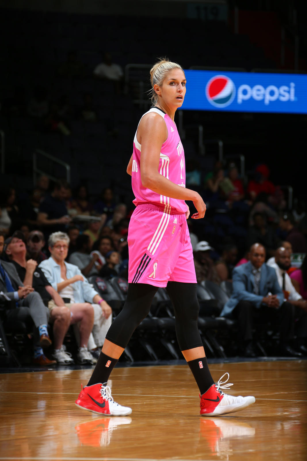 Elena Delle Donne Honors Sheryl Swoopes with New Hyperdunk PE 10