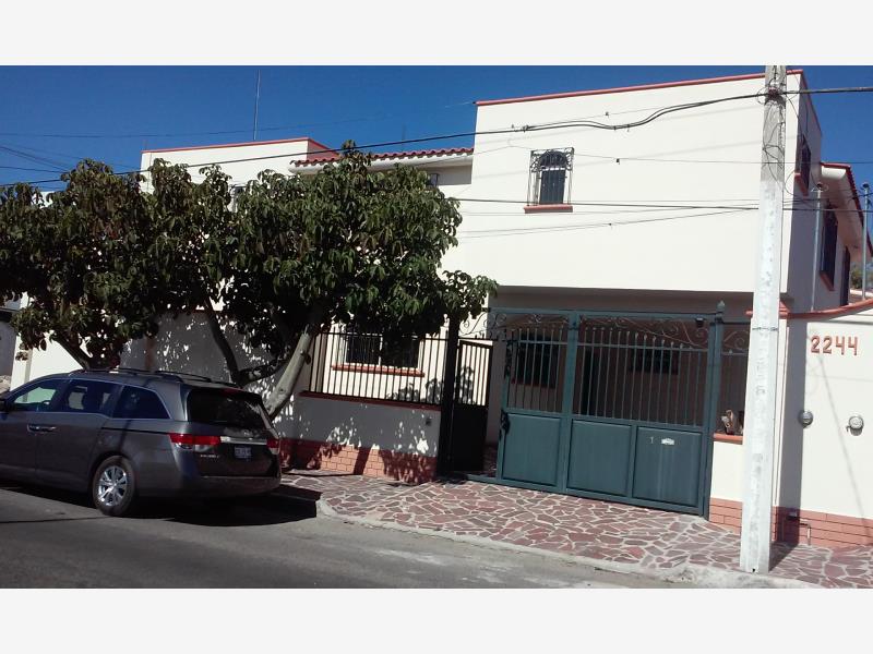 Casa en renta en Villas de Irapuato, Irapuato — foto 1 de 17