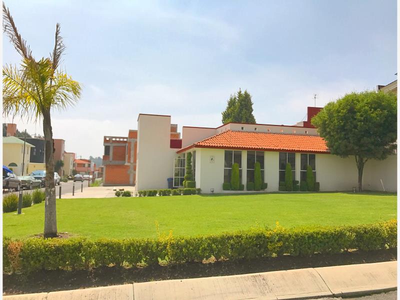 Casa en renta en La Virgen, Metepec — foto 1 de 23