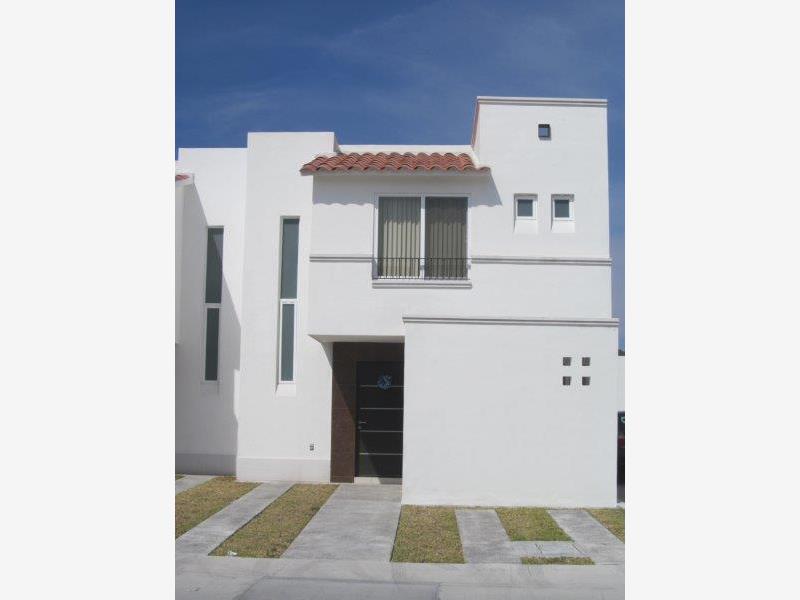 Casa en renta en Residencial Puerta de Piedra, Celaya, Guanajuato