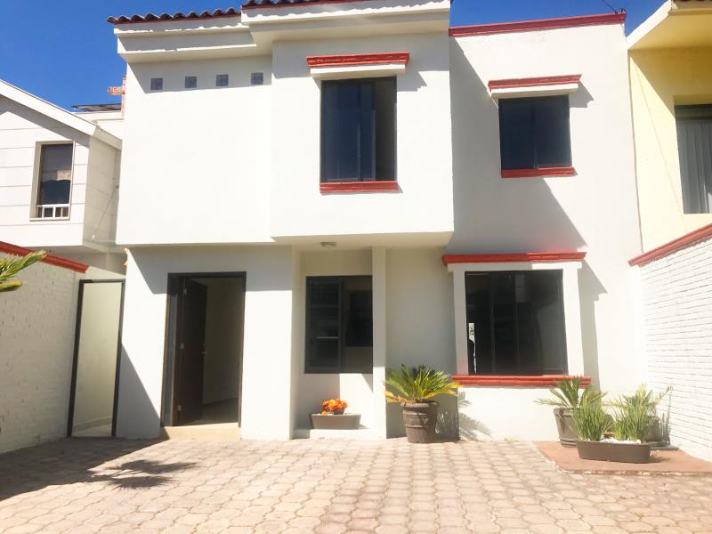 Casa en renta en La Virgen, Metepec — foto 1 de 14