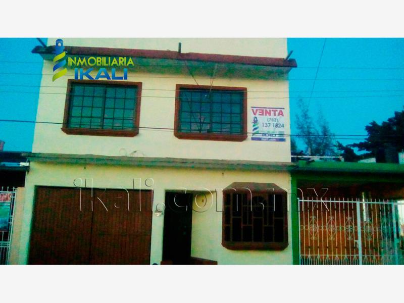 Casa en venta en Infonavit Camioneros, Coatzintla — foto 1 de 17
