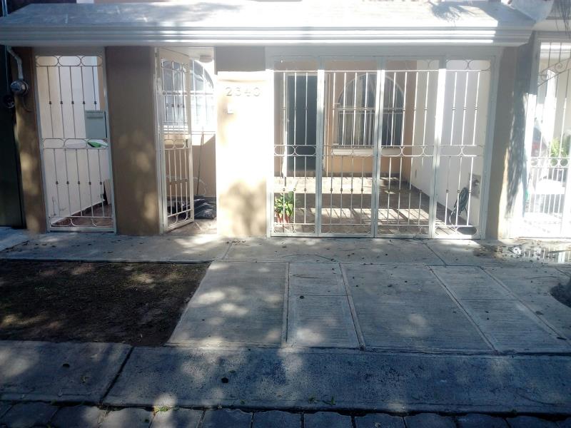 Casa en venta en Jardines Del Valle, Zapopan — foto 1 de 20