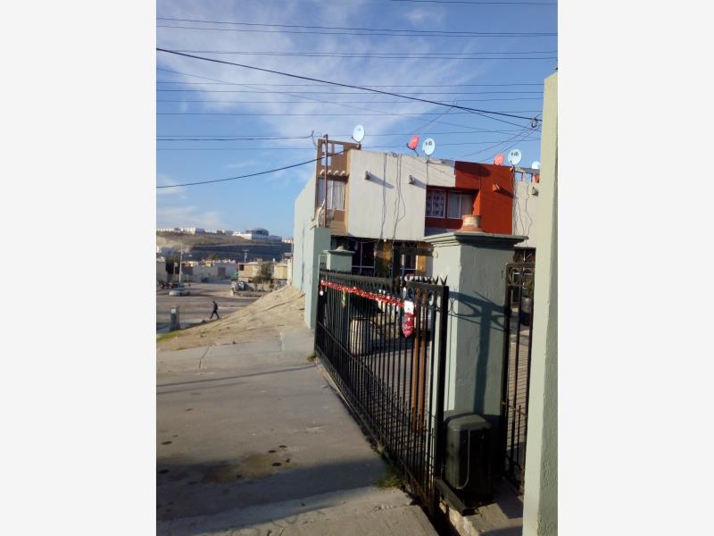 Casa en venta en El Laurel I, Tijuana — foto 1 de 2